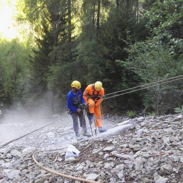 (C0 34) FRANA DI SANT'ANTONIO MESSA IN SICUREZZA VERSANTE ROCCIOSO - CORTENO GOLGI (BS)